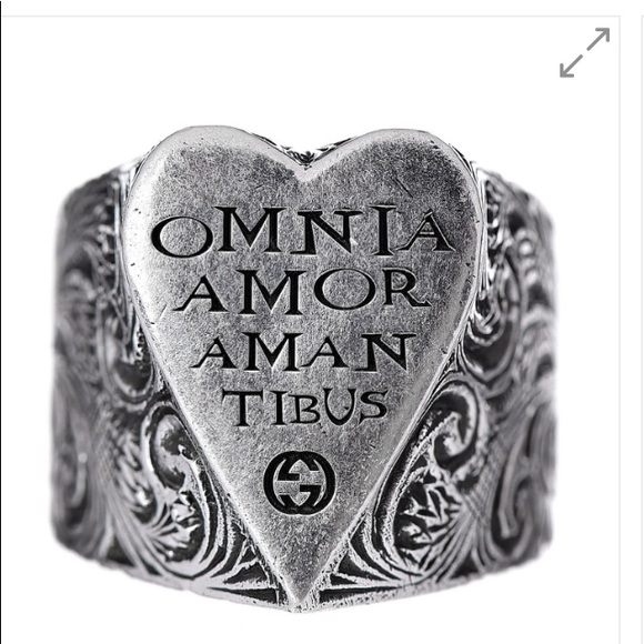GUCCI
Sterling Silver Engraved Heart Ring 60 9.25